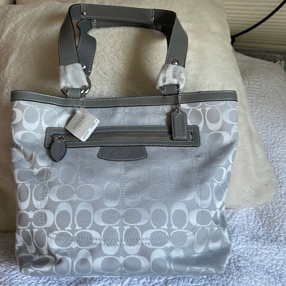 Authentic Coach Signature Tote NWT